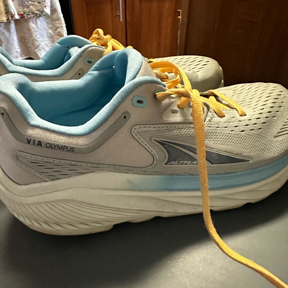 Altra Via Olympus Women’s Sneakers